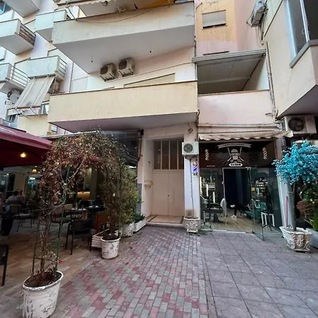 公寓 Rooftop Oasis 地拉那